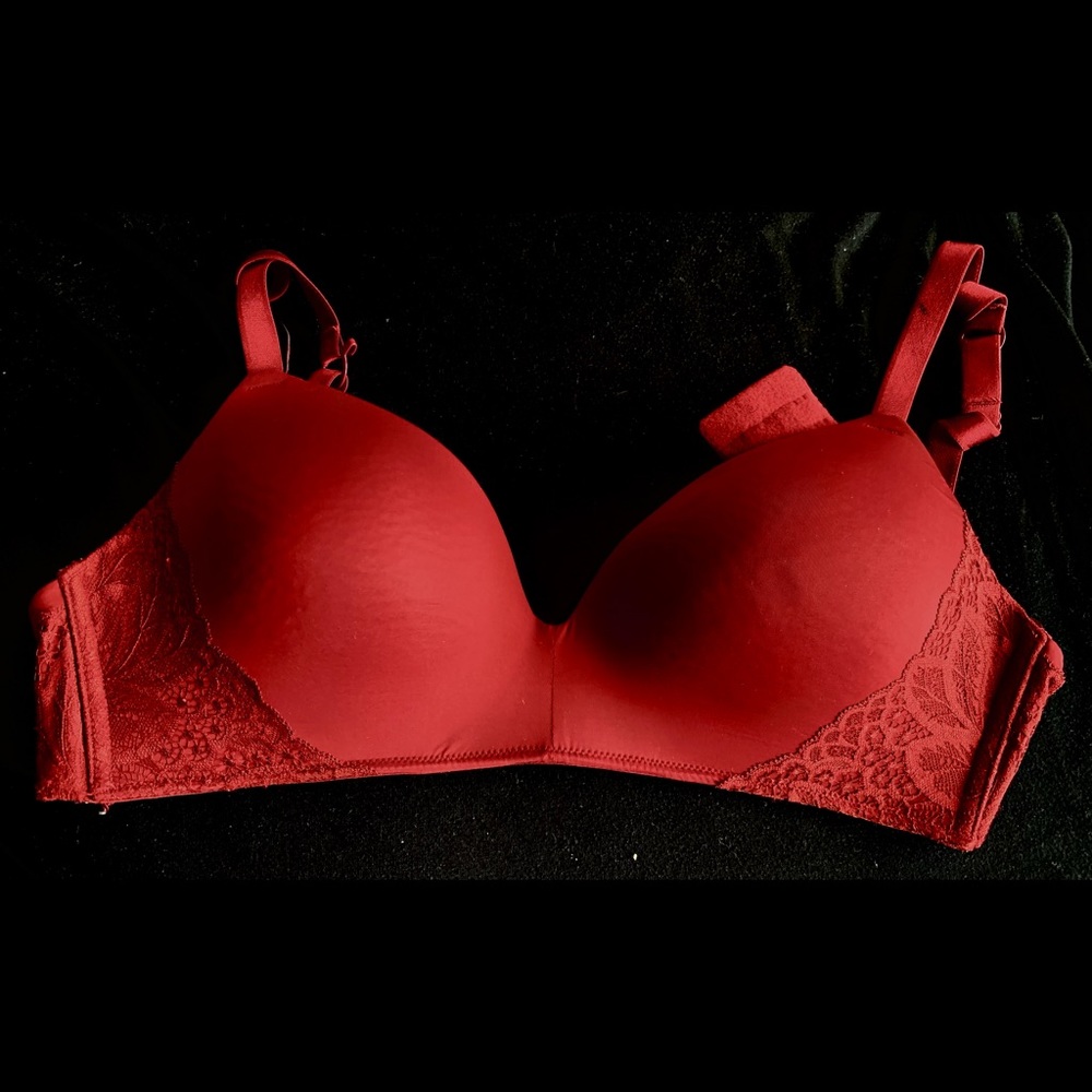 Sexy sexy sexy. Merlot 38D Excellent condition